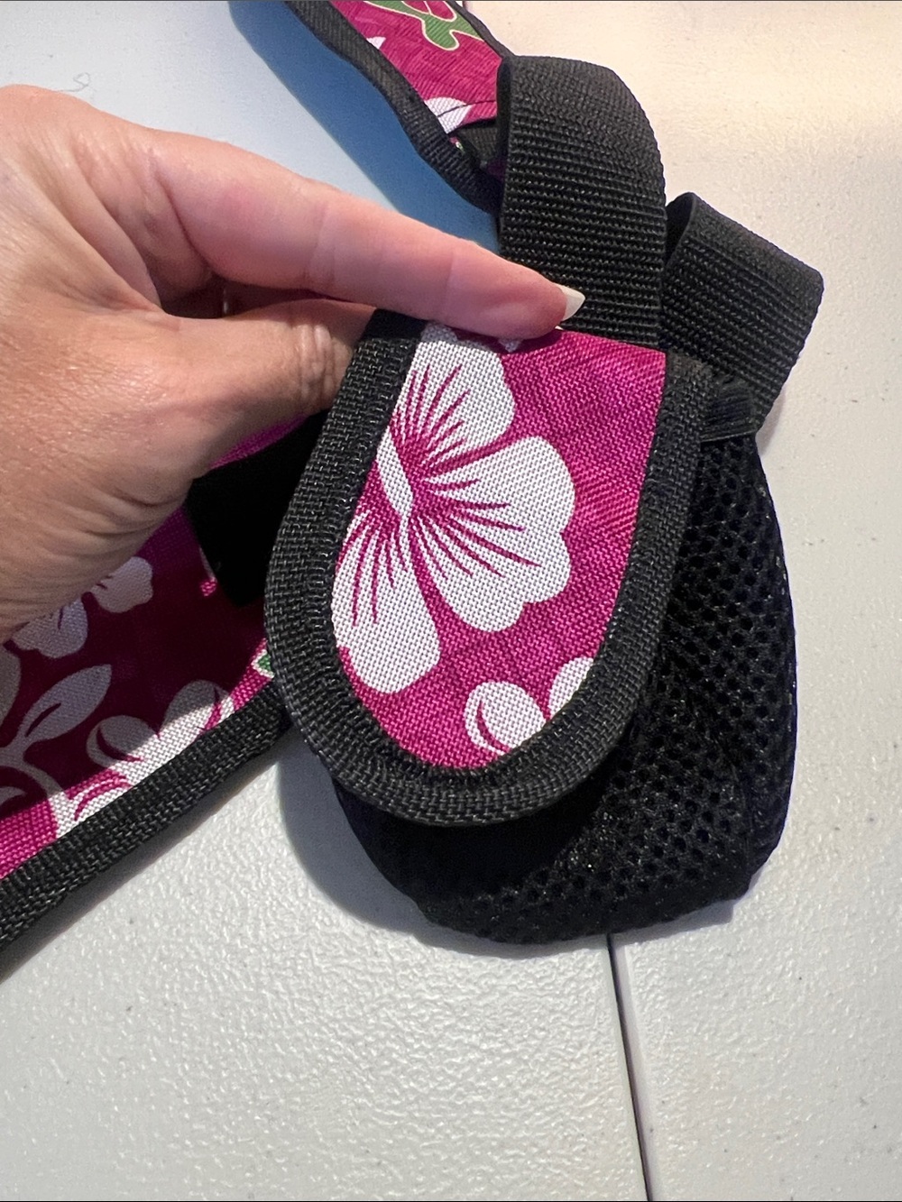 Floral Magenta Pink Messenger Bag with Adjustable Strap - Picture 3 of 11